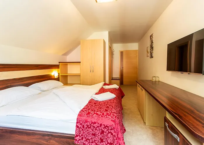 Hober Πανσιόν Prevalje