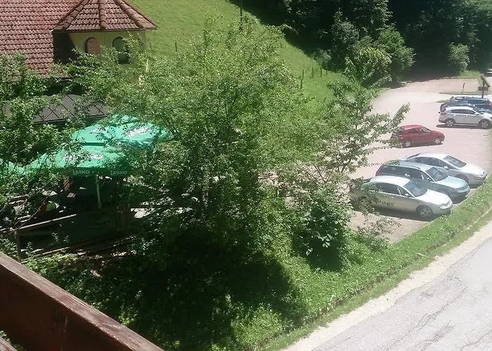 Πανσιόν Hober Prevalje